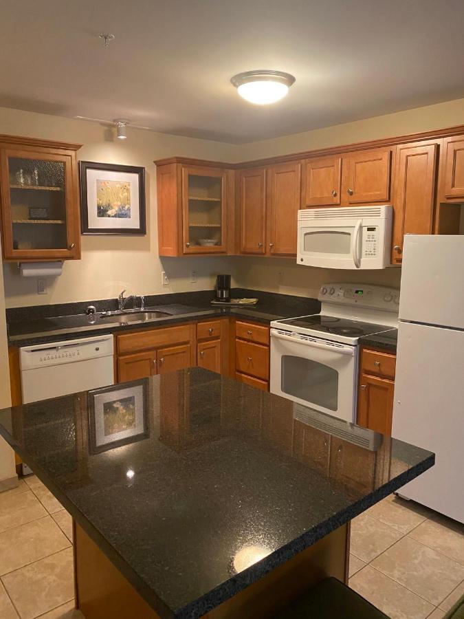 White River Inn & Suites White River Junction Bagian luar foto