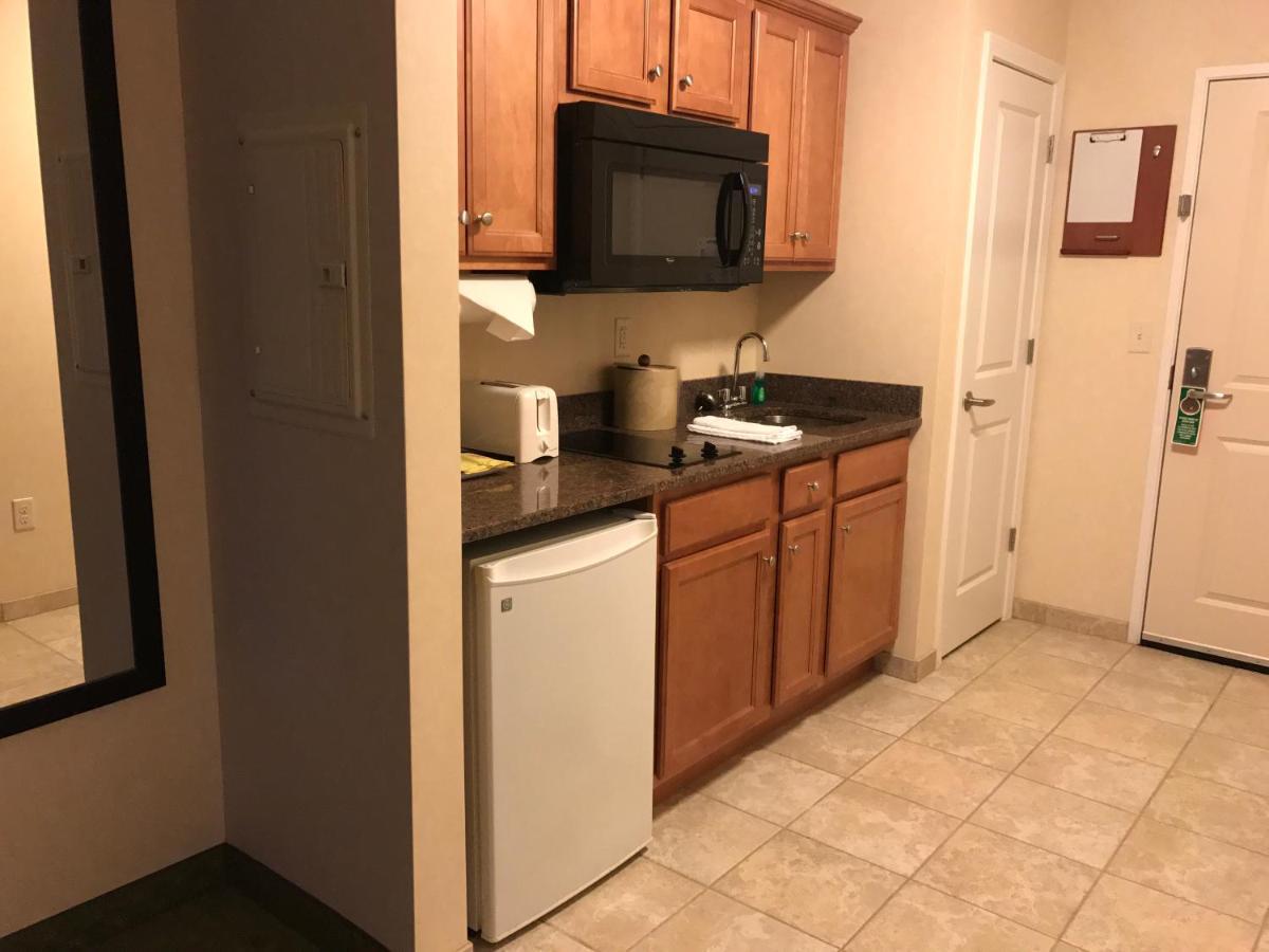 White River Inn & Suites White River Junction Bagian luar foto