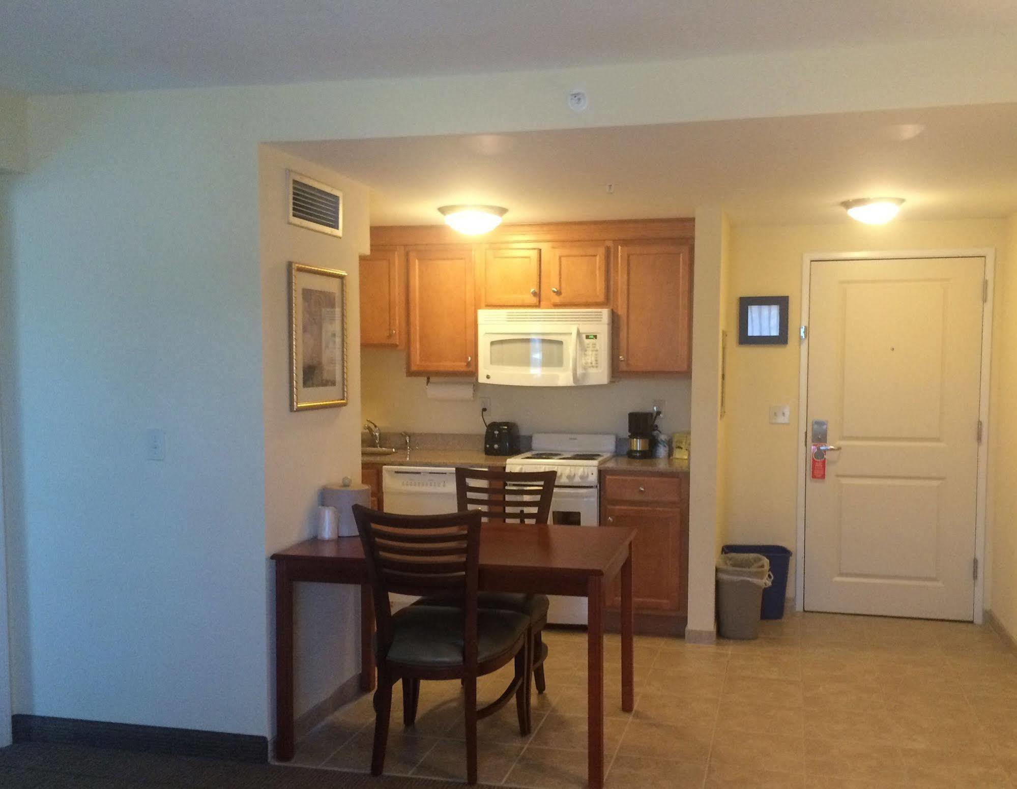 White River Inn & Suites White River Junction Bagian luar foto