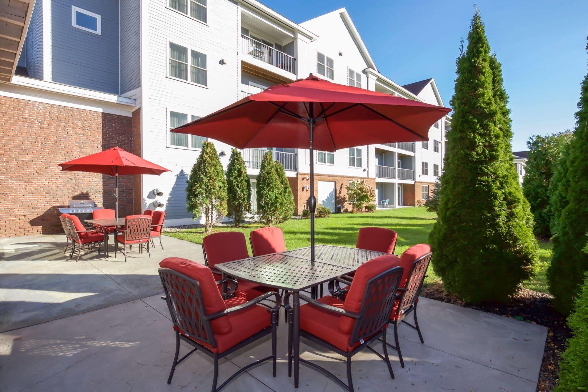 White River Inn & Suites White River Junction Bagian luar foto